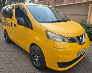 Nissan NV200 2015 Yellow
