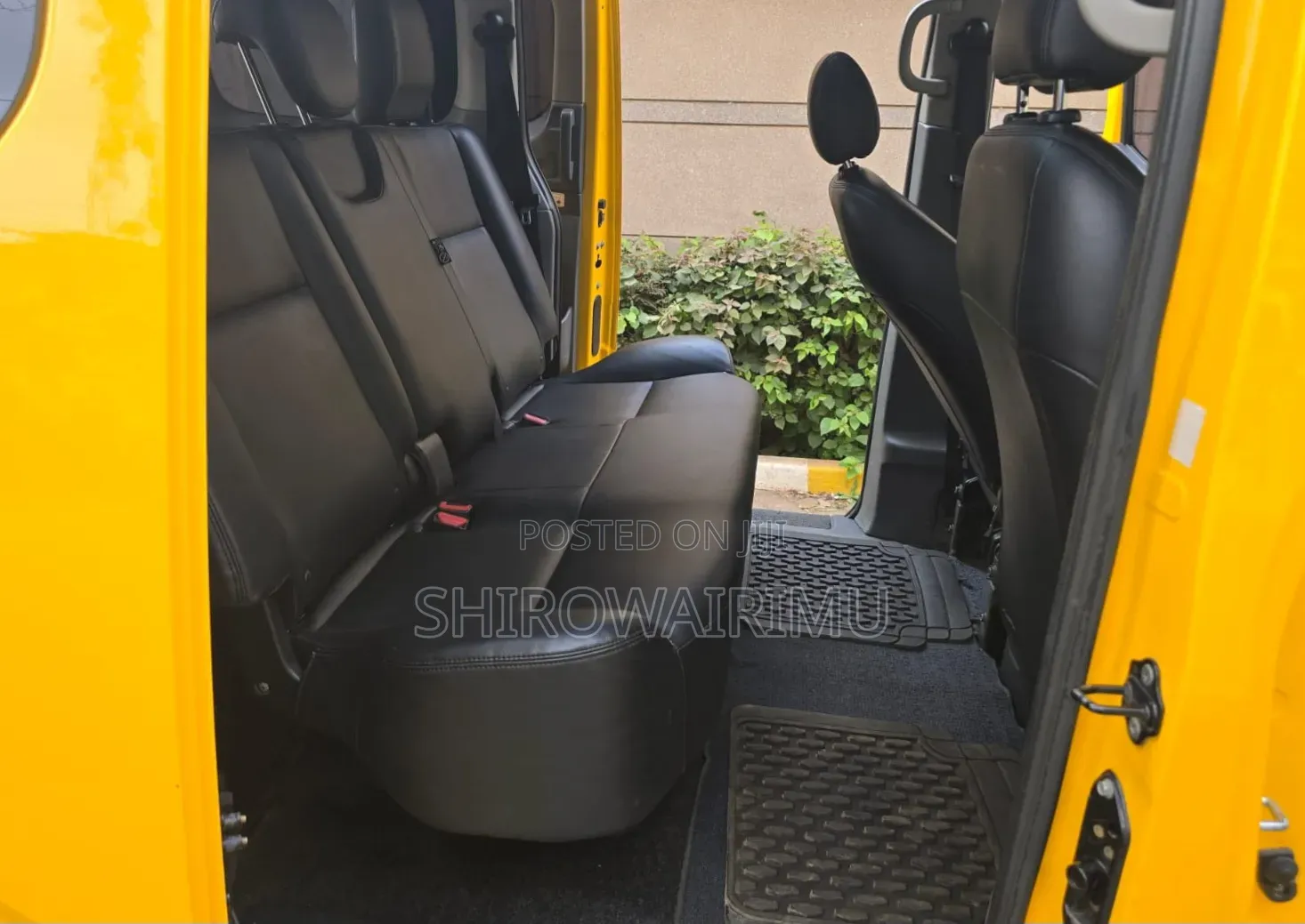 Nissan NV200 2015 Yellow