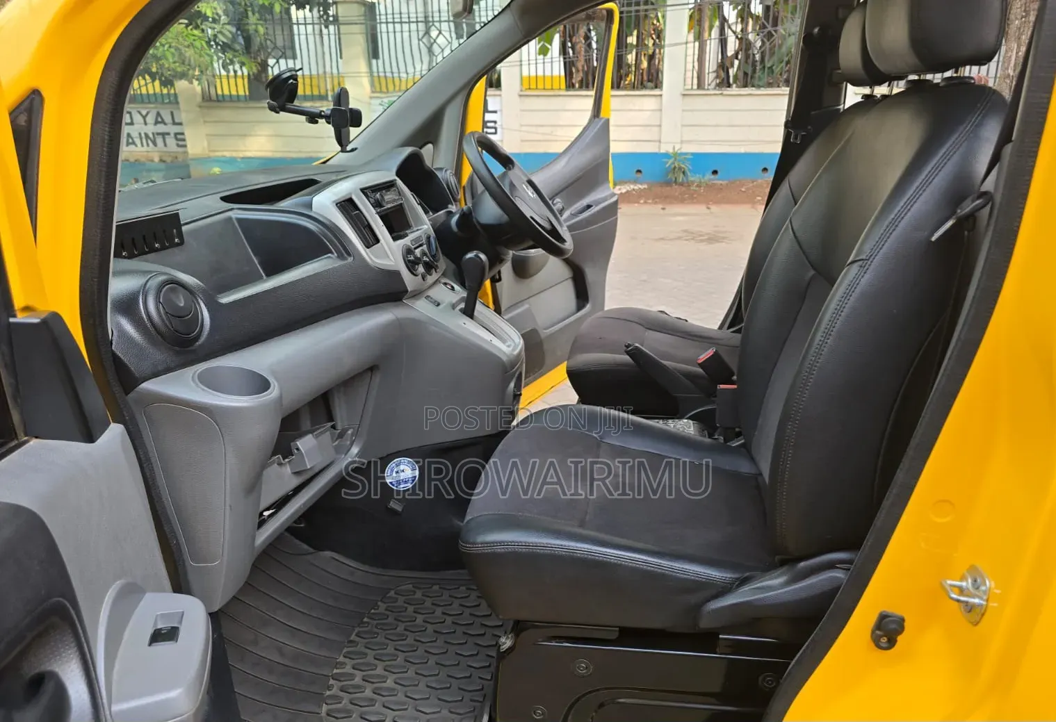Nissan NV200 2015 Yellow