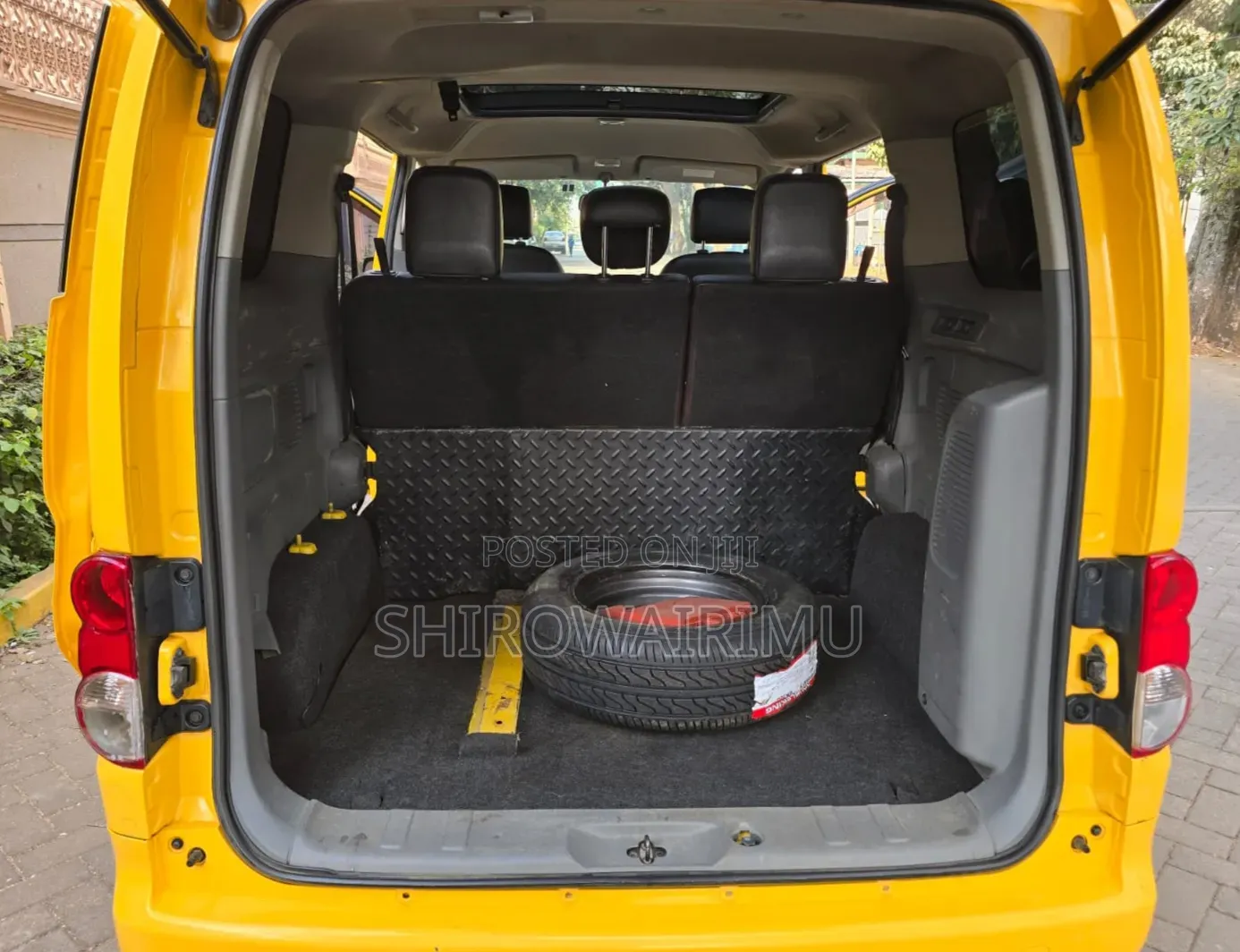 Nissan NV200 2015 Yellow