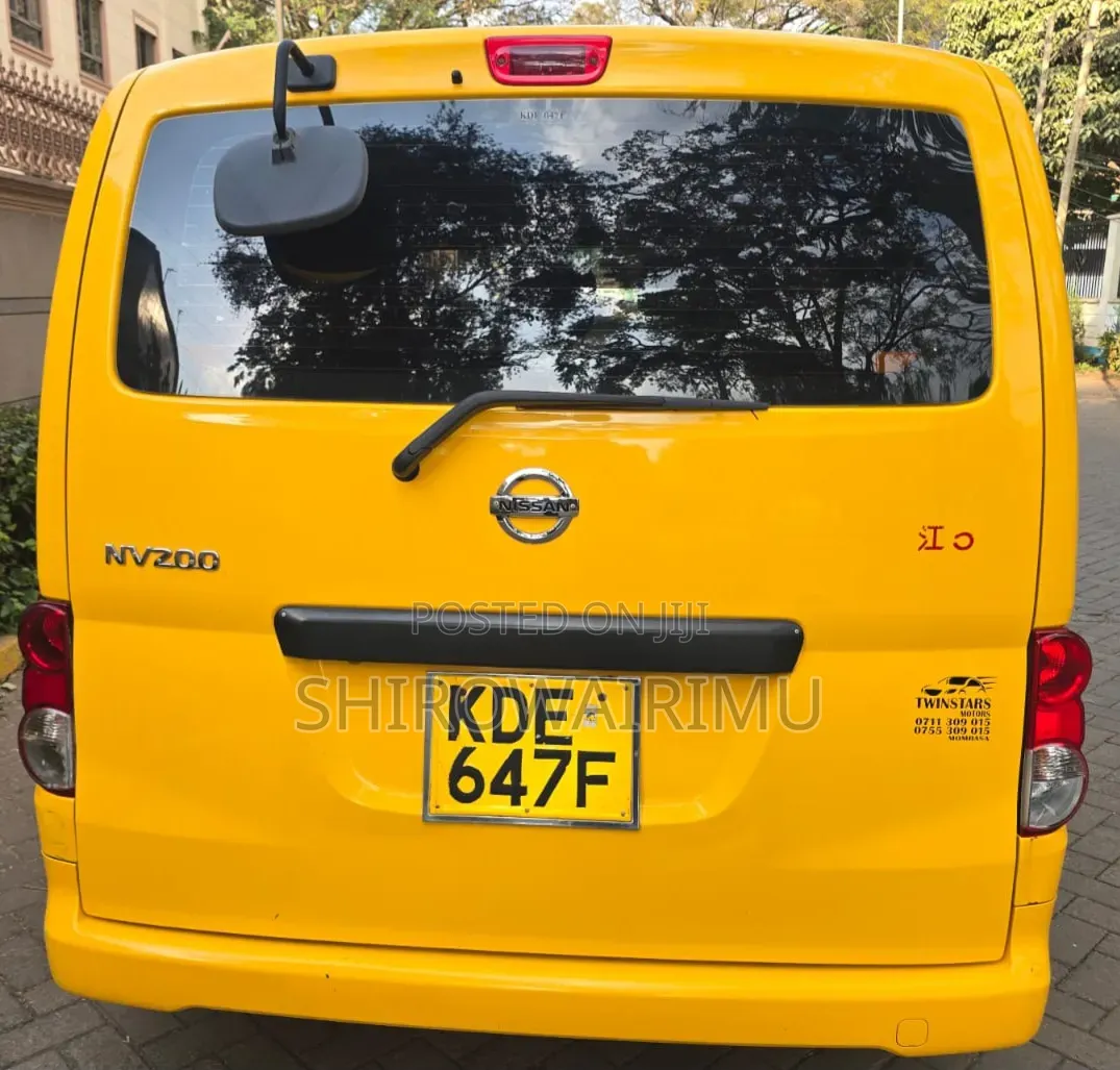Nissan NV200 2015 Yellow