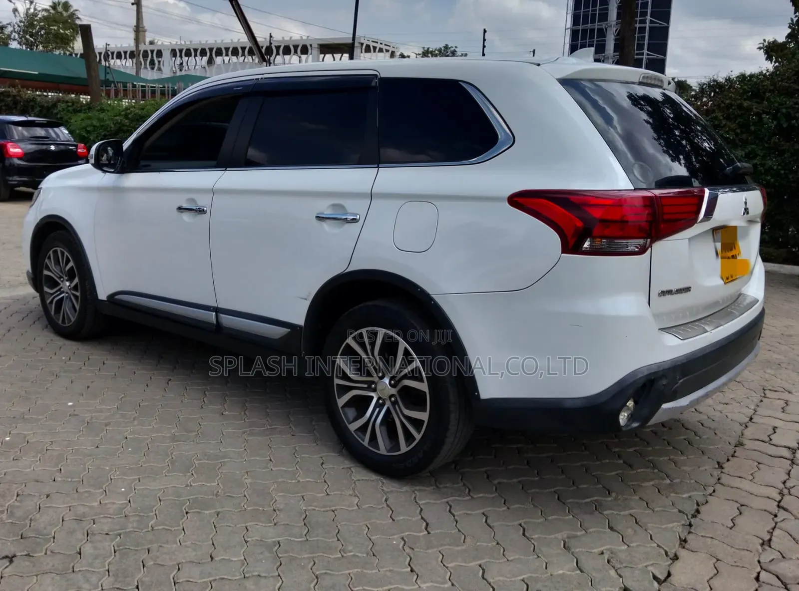 Mitsubishi Outlander 2016 White