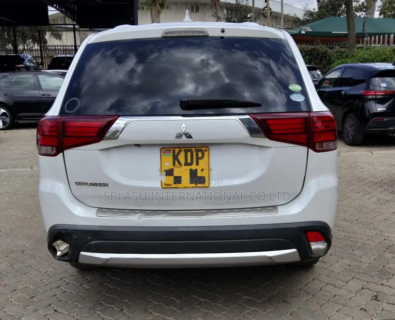 Mitsubishi Outlander 2016 White