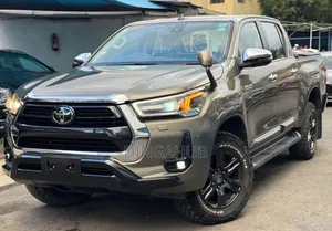 Toyota Hilux 2.4 Diesel 2020 Brown