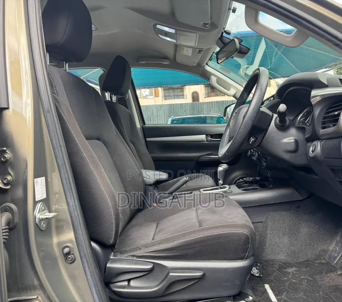 Toyota Hilux 2.4 Diesel 2020 Brown