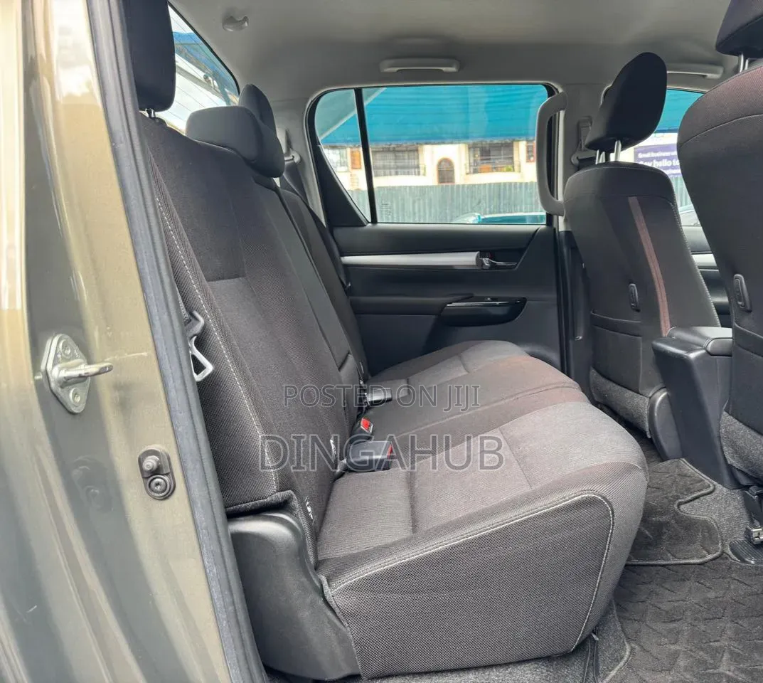Toyota Hilux 2.4 Diesel 2020 Brown