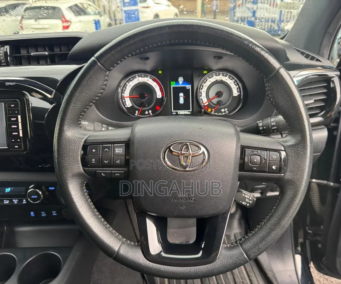 Toyota Hilux 2019 Matt Black