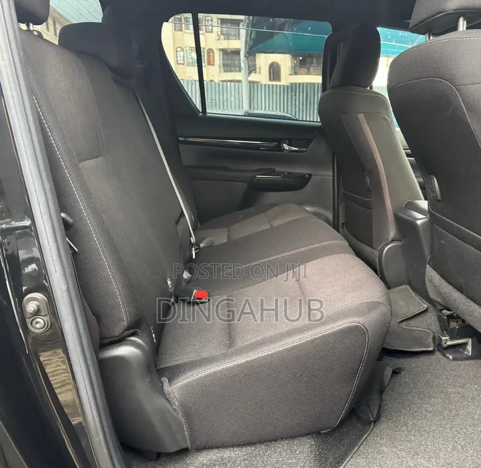 Toyota Hilux 2019 Matt Black