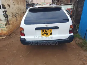 Toyota Corolla 1998 White