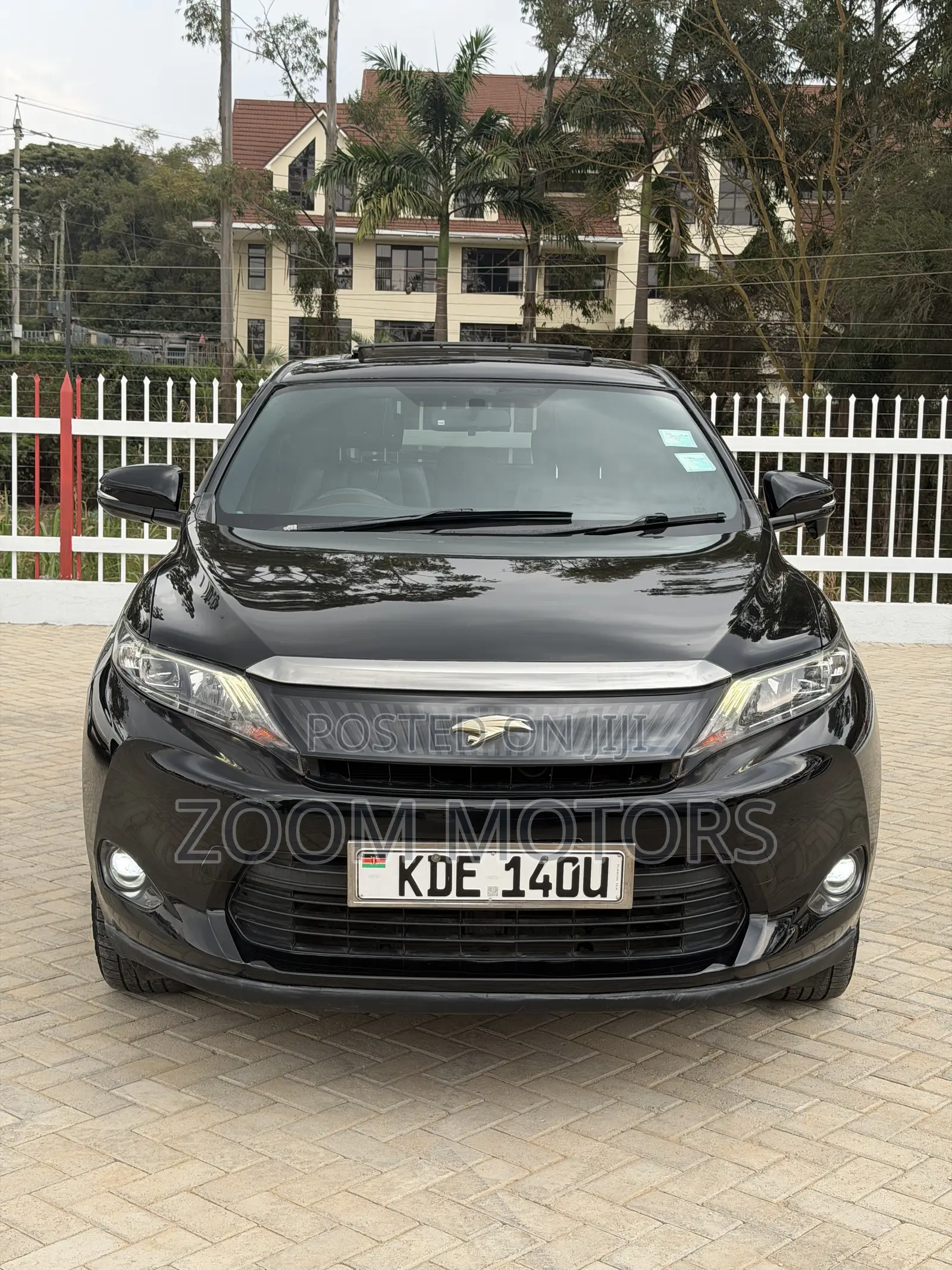 Toyota Harrier 2.0 4WD 2015 Black