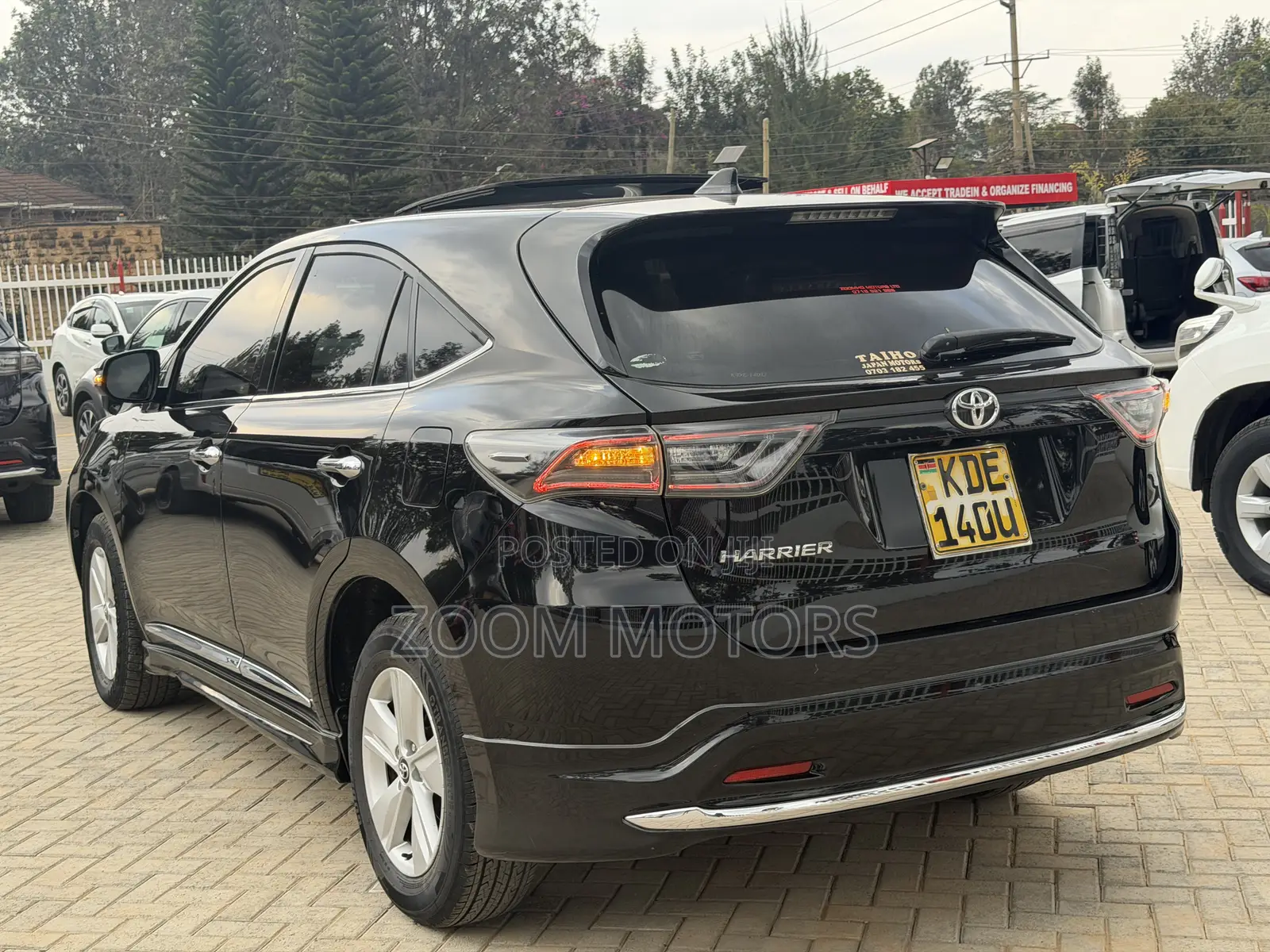 Toyota Harrier 2.0 4WD 2015 Black