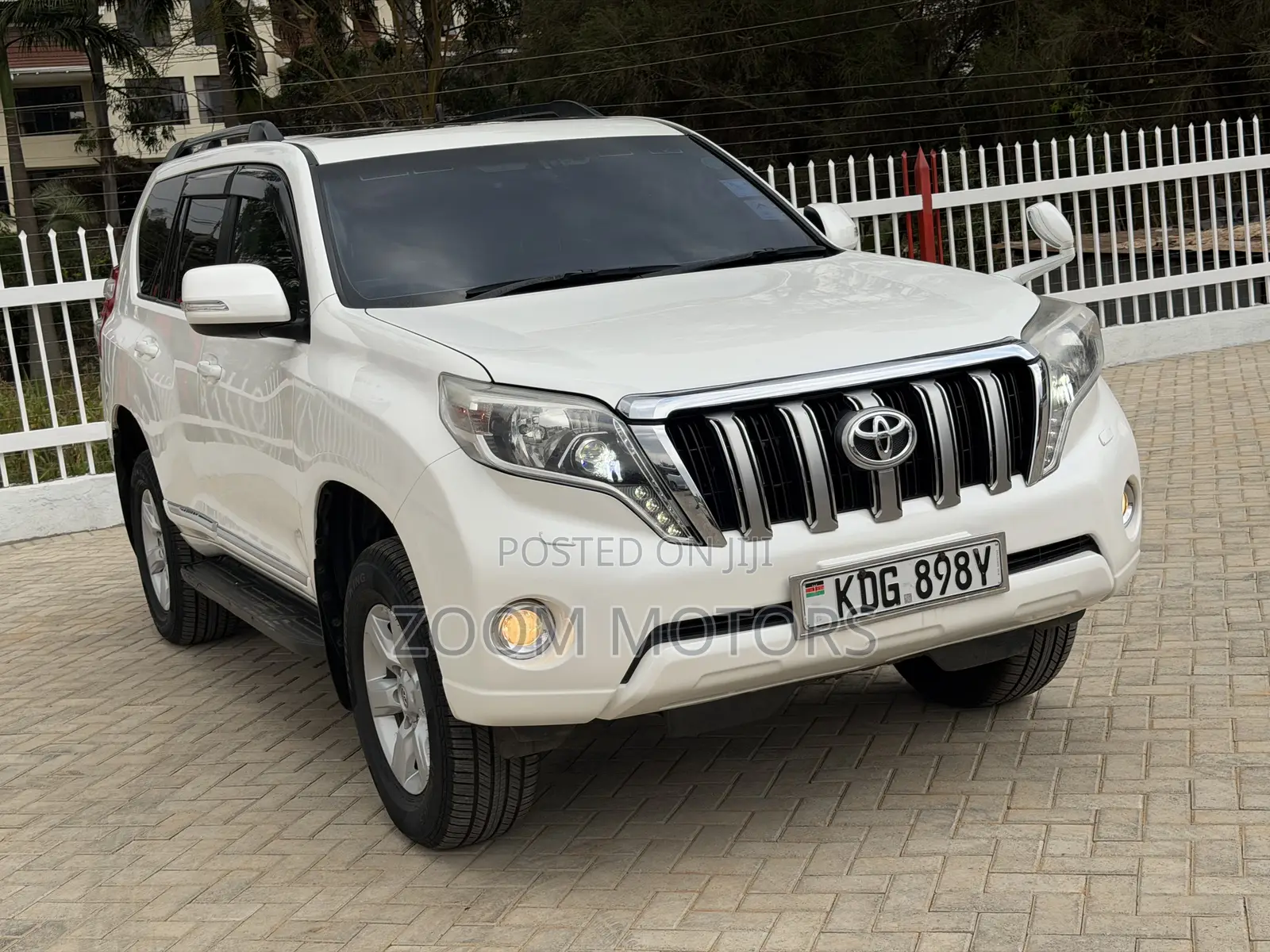 Toyota Land Cruiser Prado 2016 White