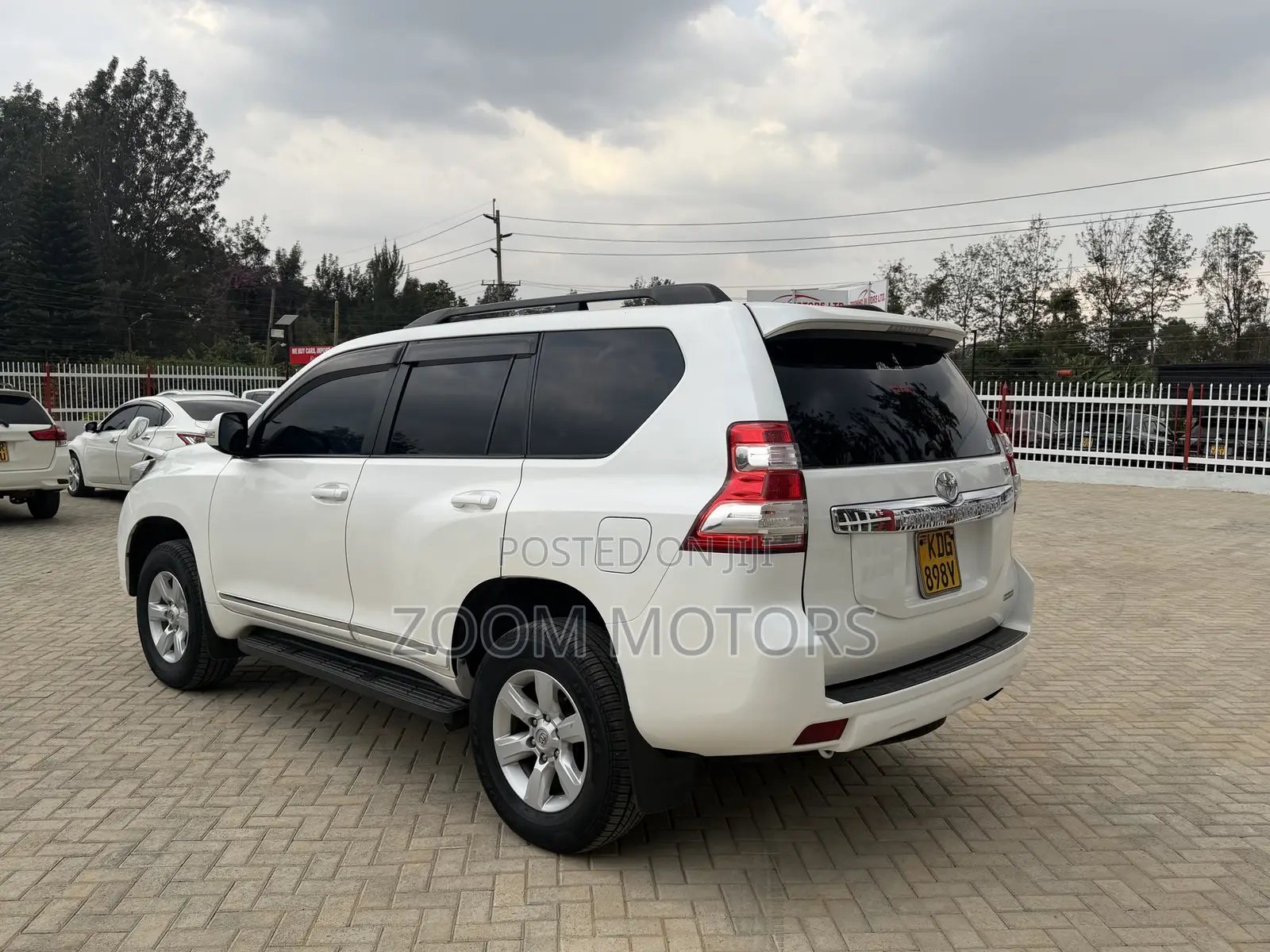 Toyota Land Cruiser Prado 2016 White