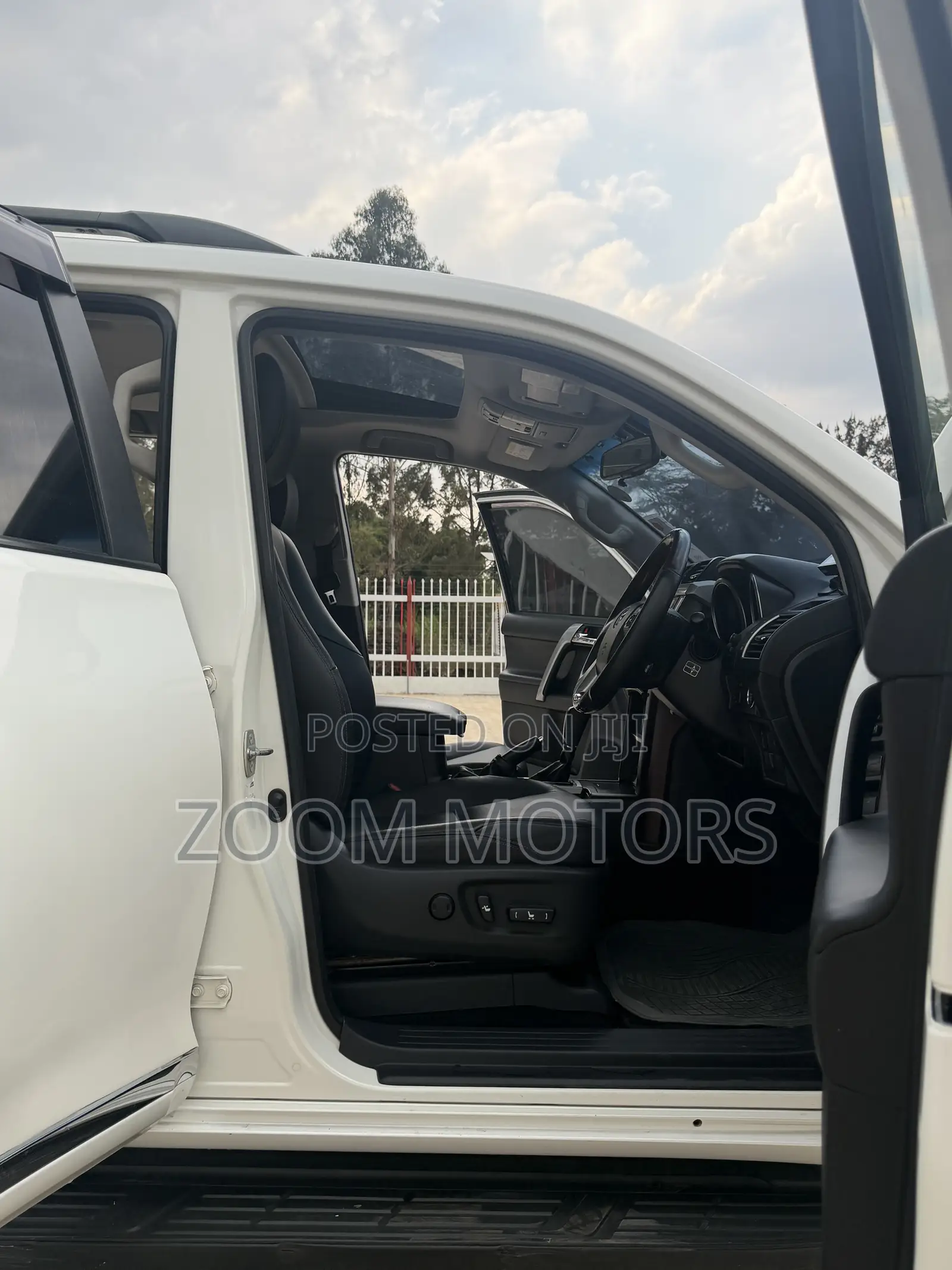 Toyota Land Cruiser Prado 2016 White