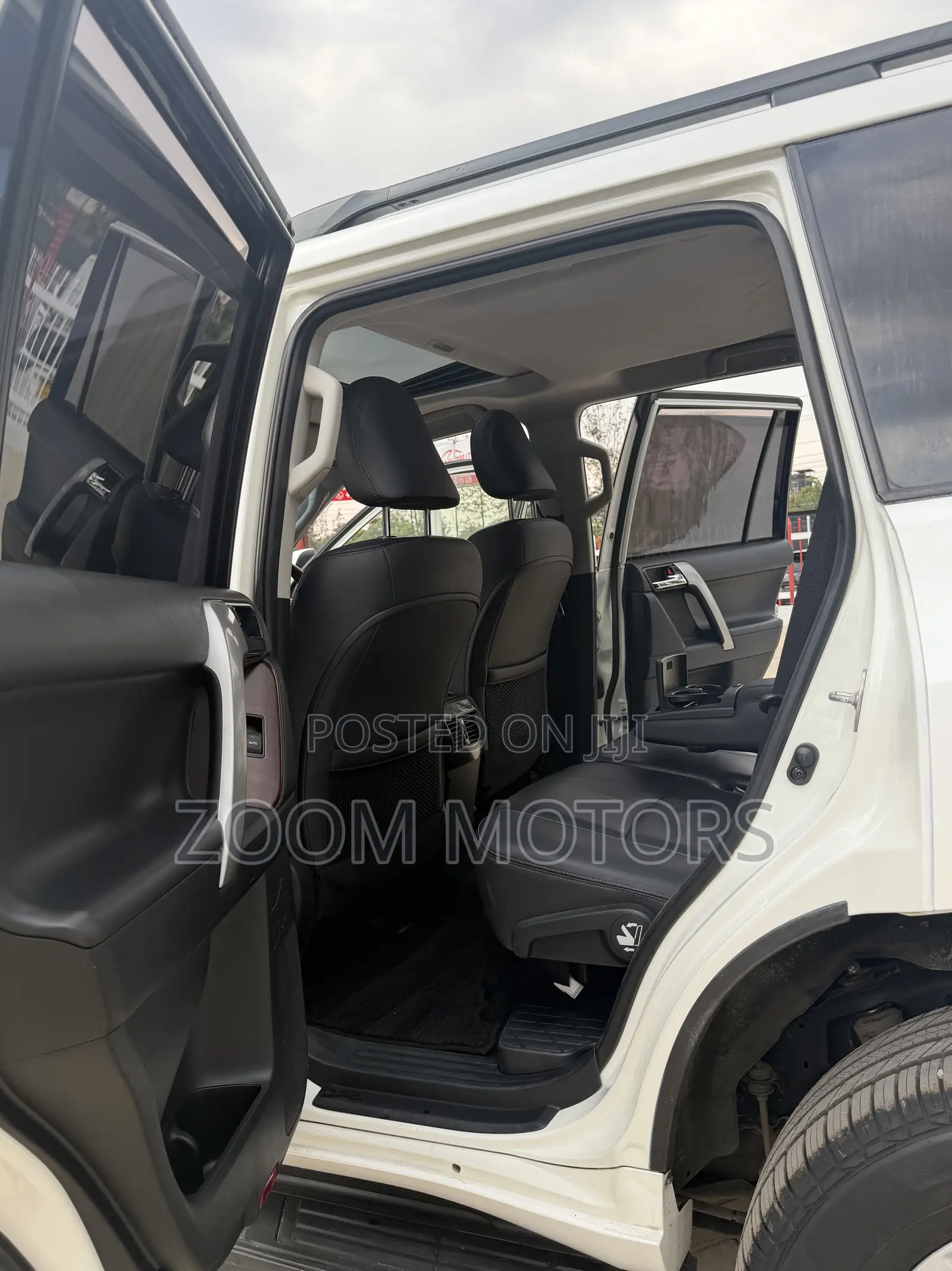 Toyota Land Cruiser Prado 2016 White