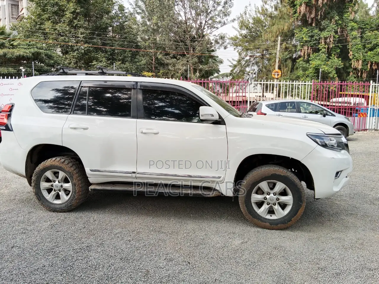 Toyota Land Cruiser Prado 2011 White