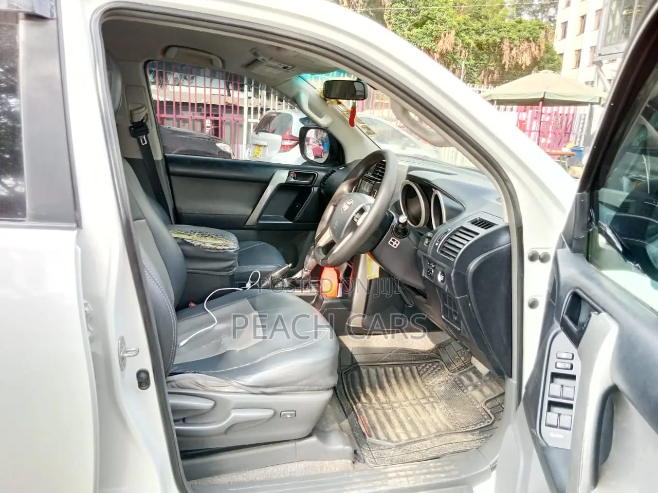 Toyota Land Cruiser Prado 2011 White