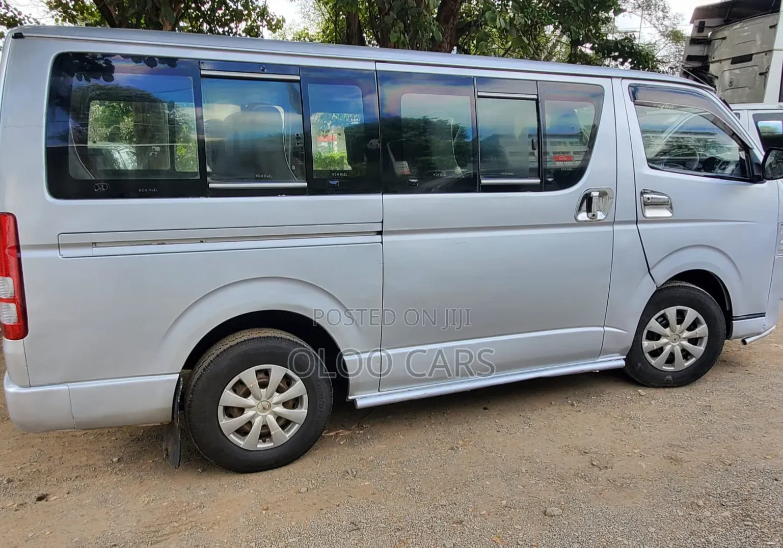 Toyota HiAce 2012 Silver