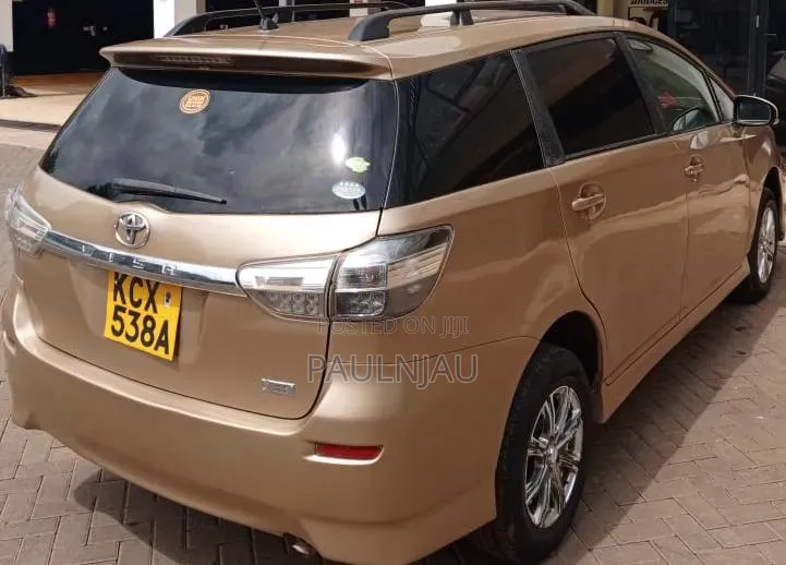 Toyota Wish 2012