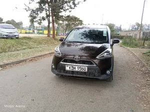 Toyota Sienta 2016 Brown