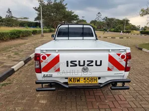 Isuzu D-MAX 2013 Off white