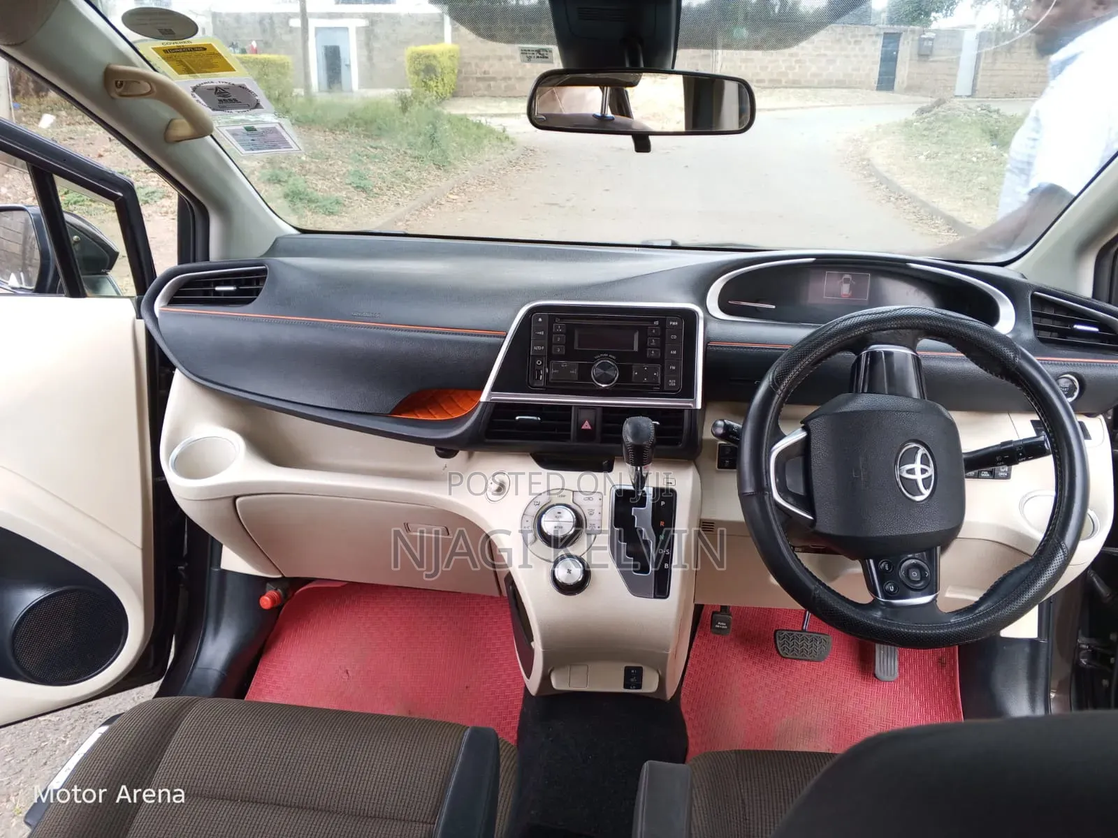 Toyota Sienta 2016 Brown