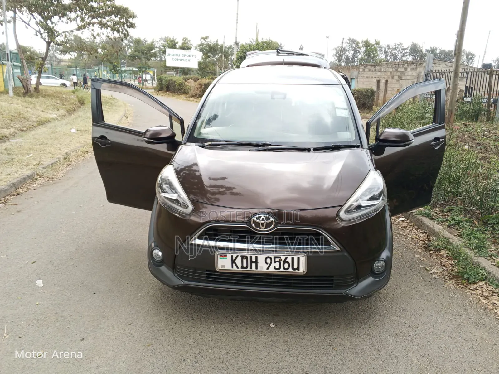 Toyota Sienta 2016 Brown