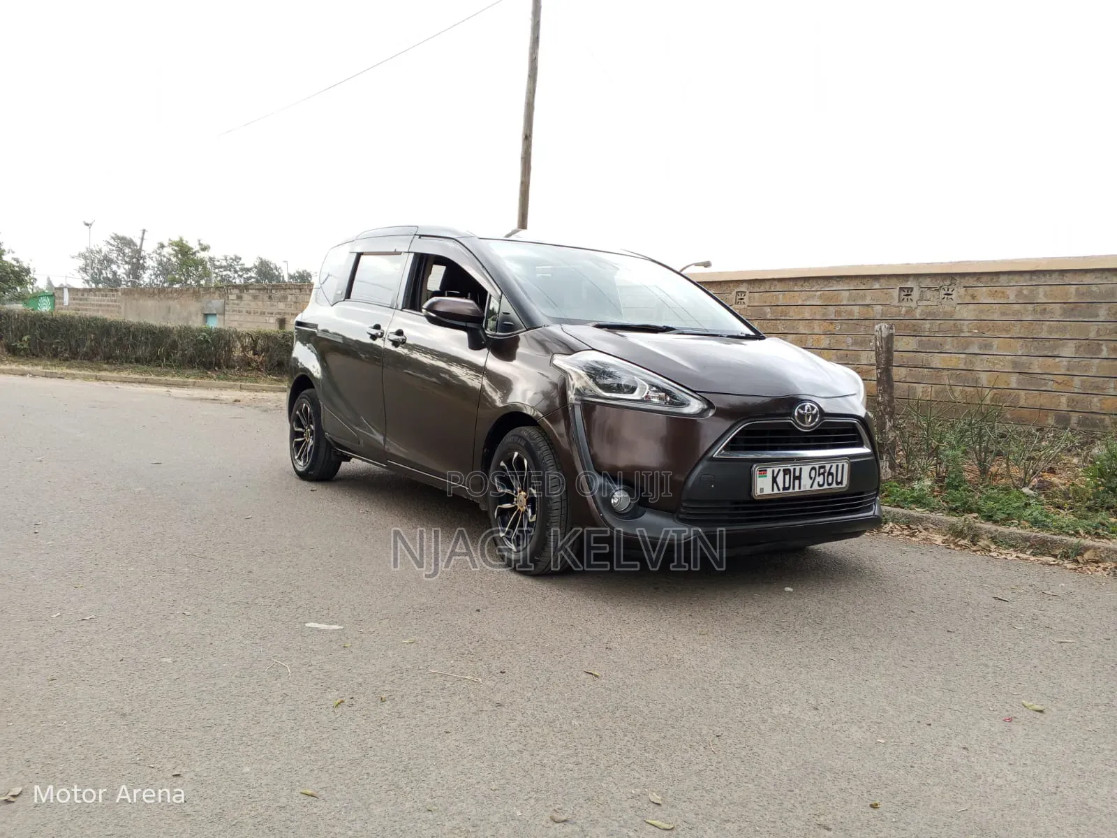 Toyota Sienta 2016 Brown