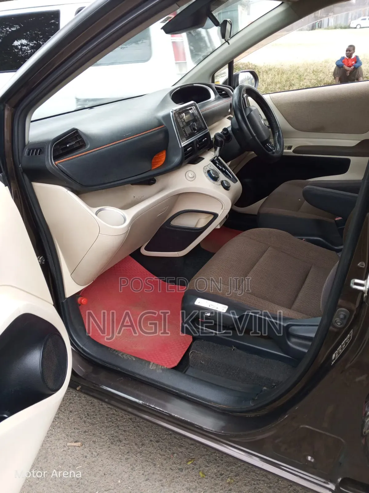 Toyota Sienta 2016 Brown