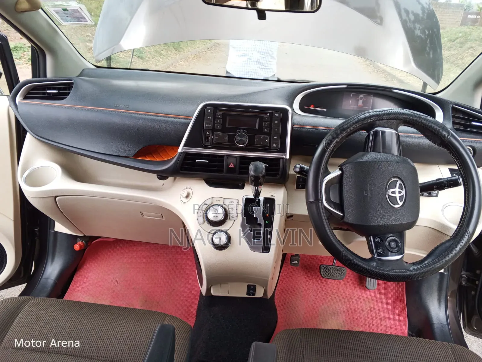 Toyota Sienta 2016 Brown