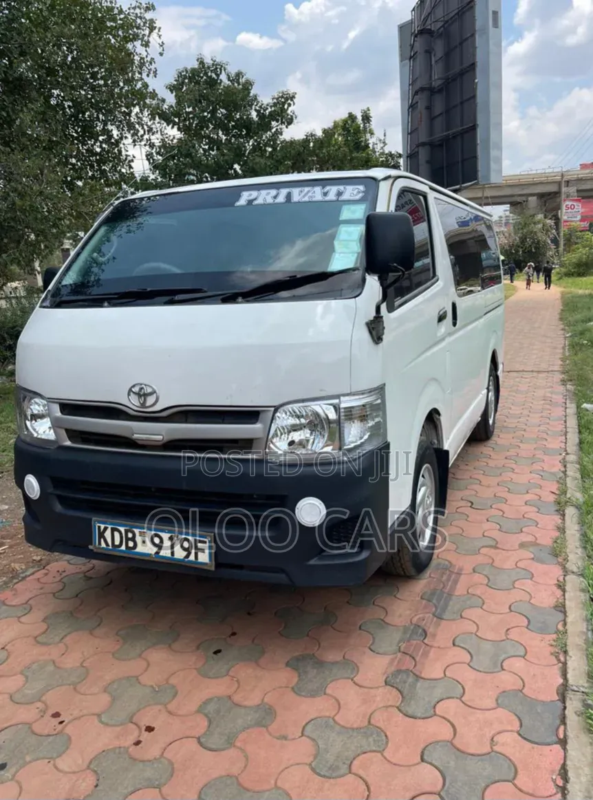 Toyota HiAce 2014 White