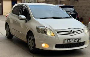 Toyota Auris 2012 Pearl
