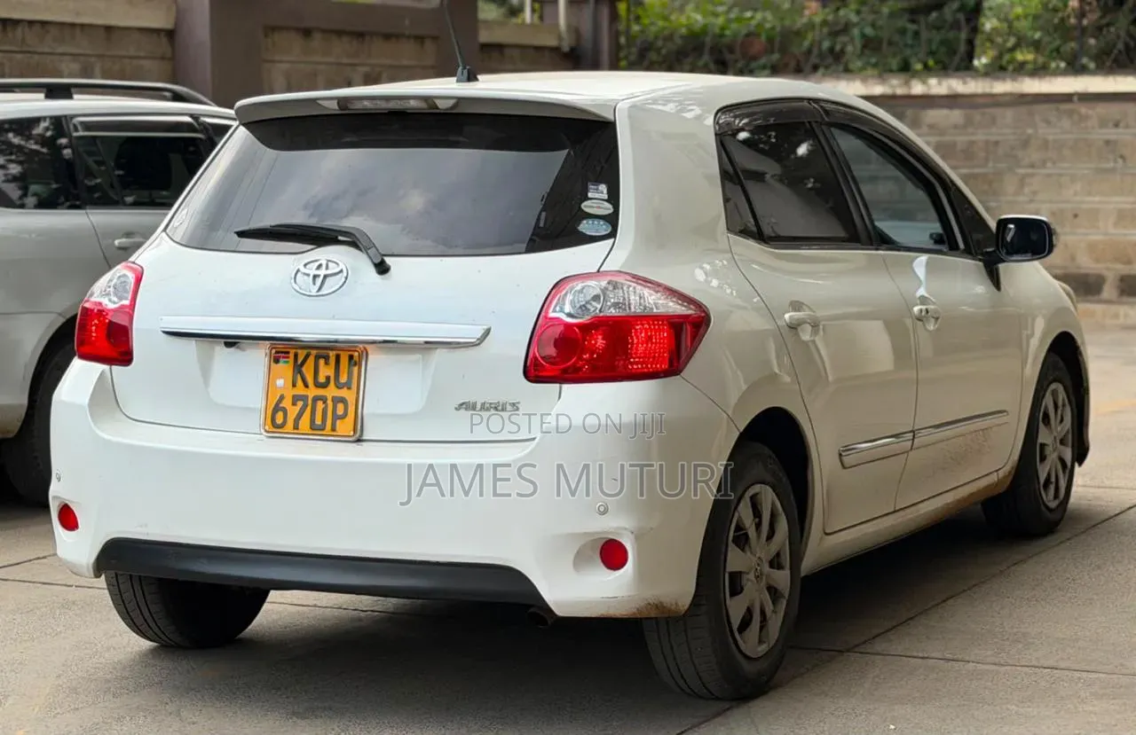Toyota Auris 2012 Pearl
