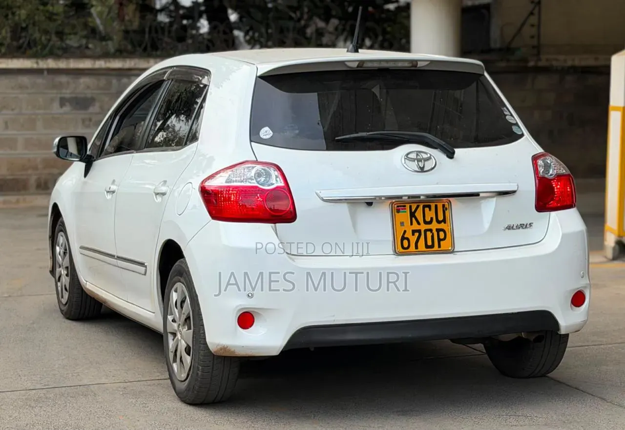 Toyota Auris 2012 Pearl