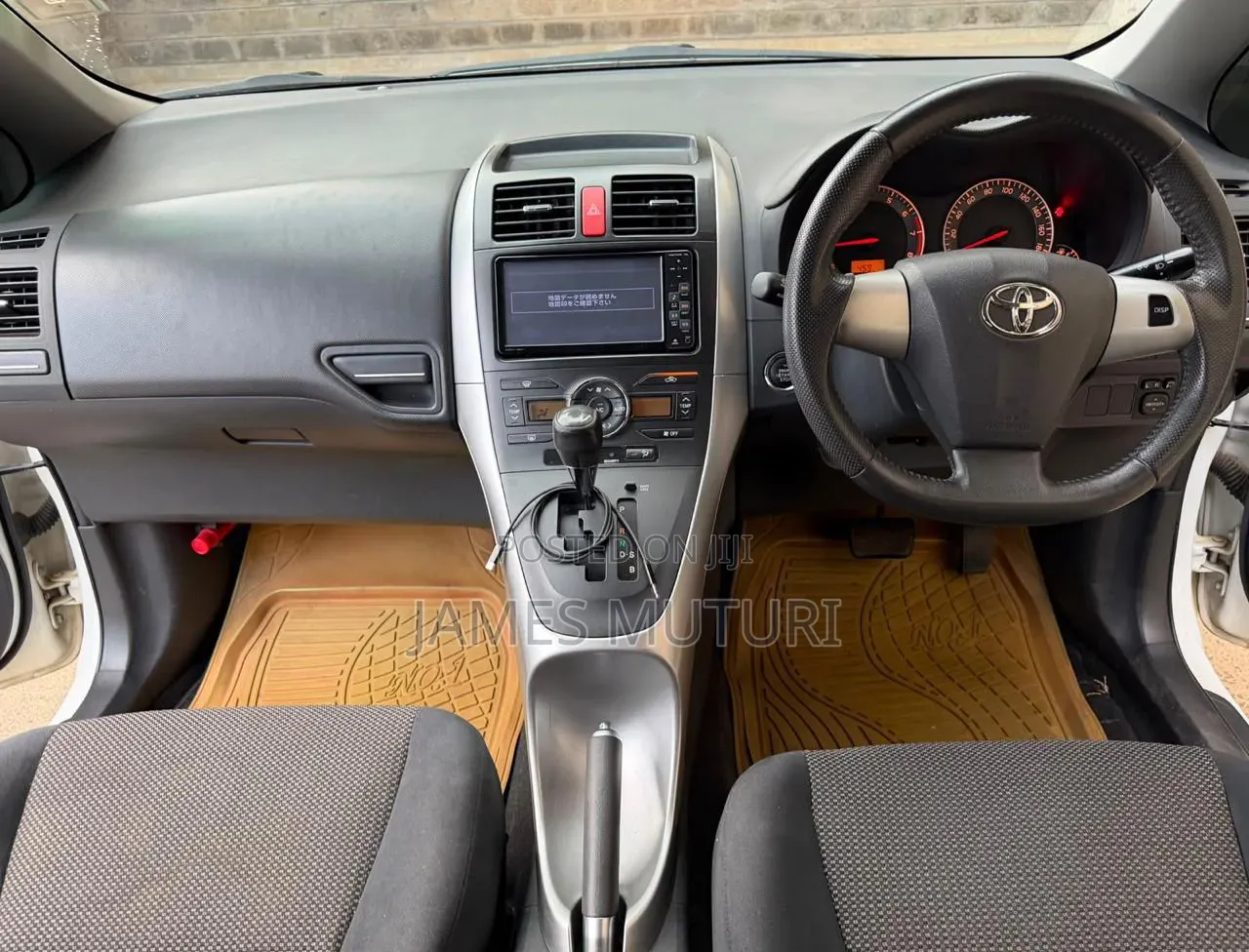 Toyota Auris 2012 Pearl