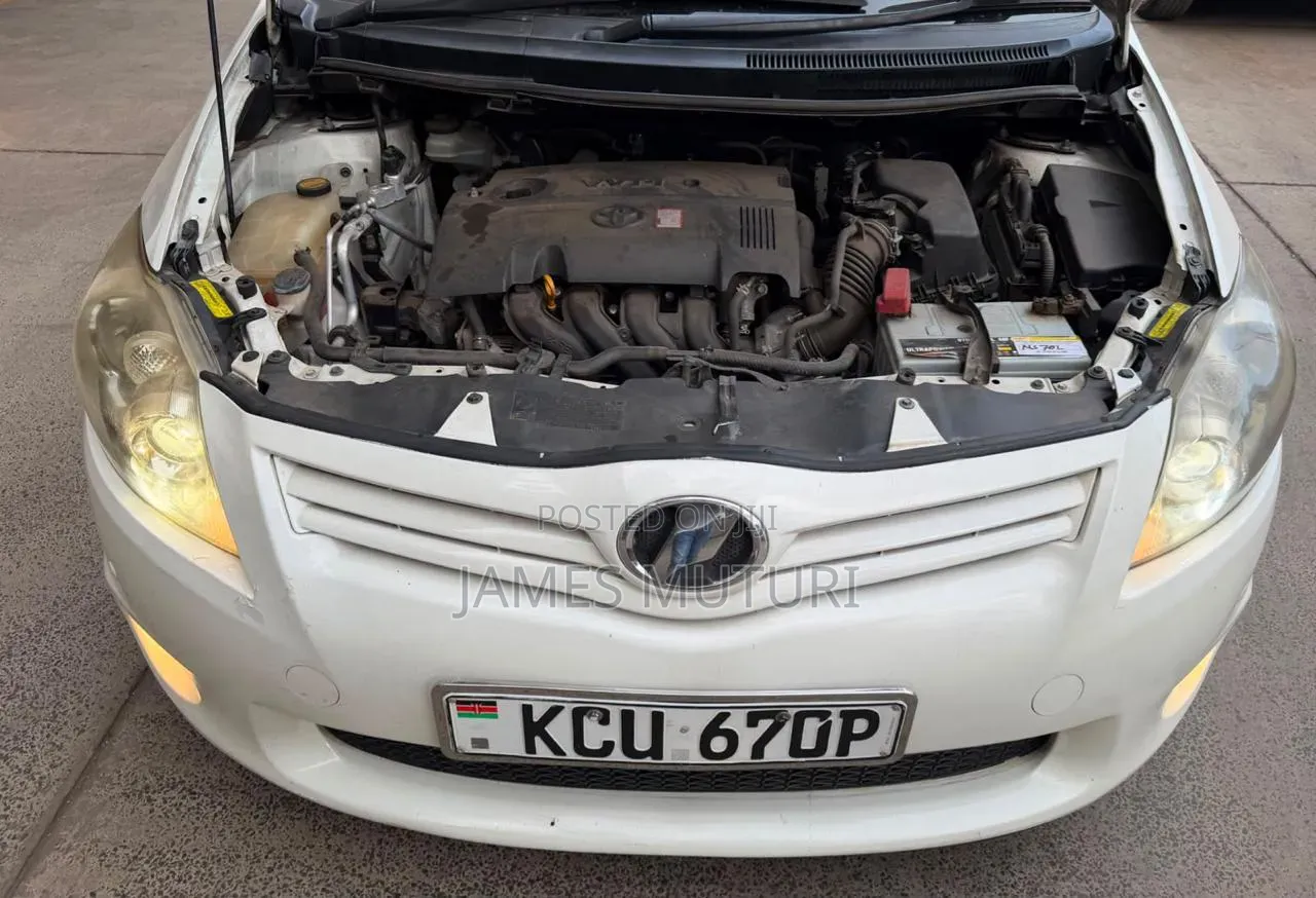 Toyota Auris 2012 Pearl