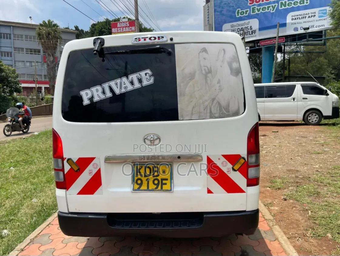 Toyota HiAce 2014 White