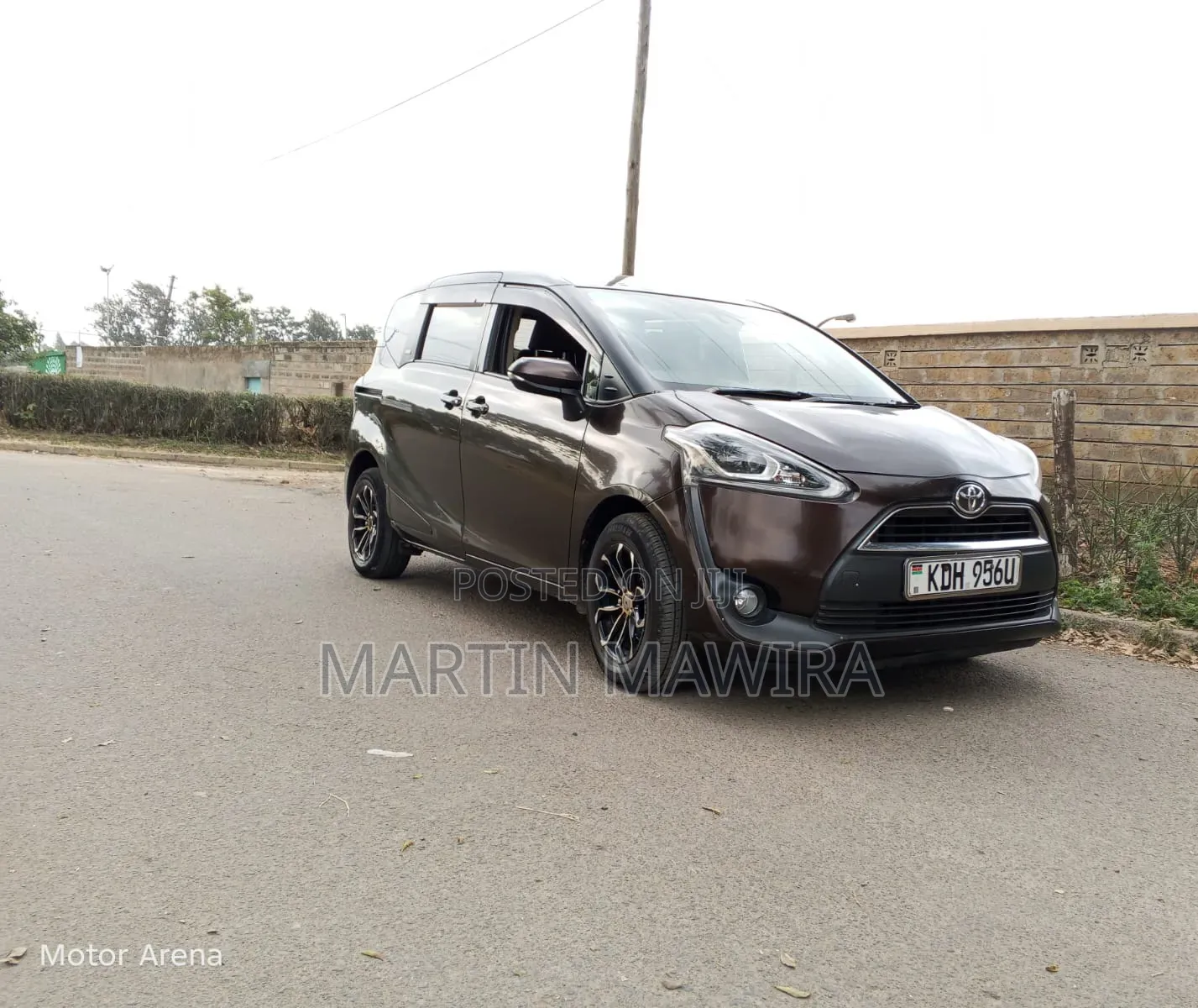 Toyota Sienta 2016 Brown