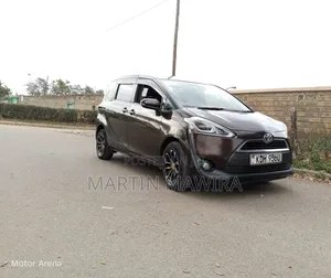 Toyota Sienta 2016 Brown