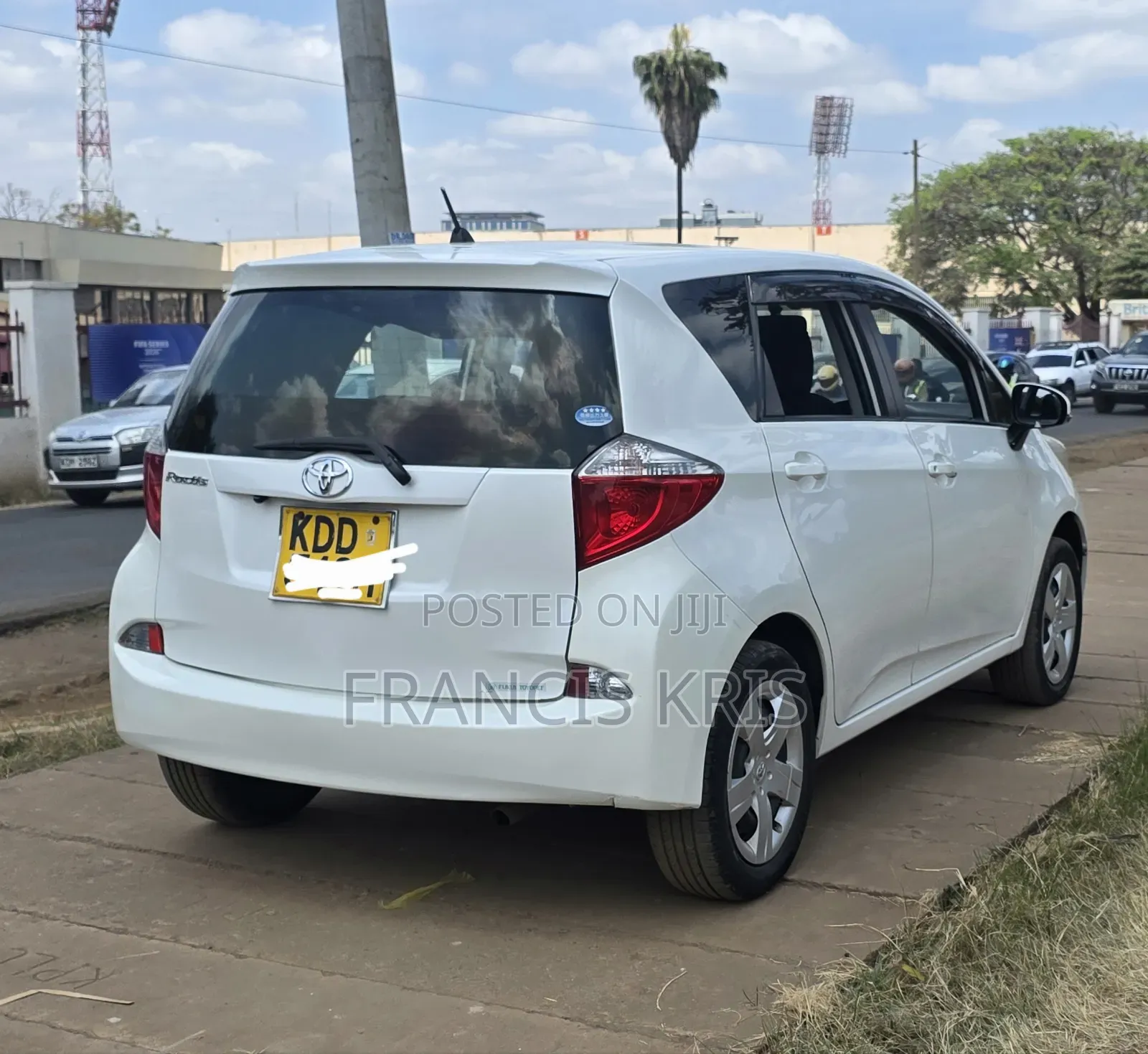 Toyota Ractis 2014 Off white