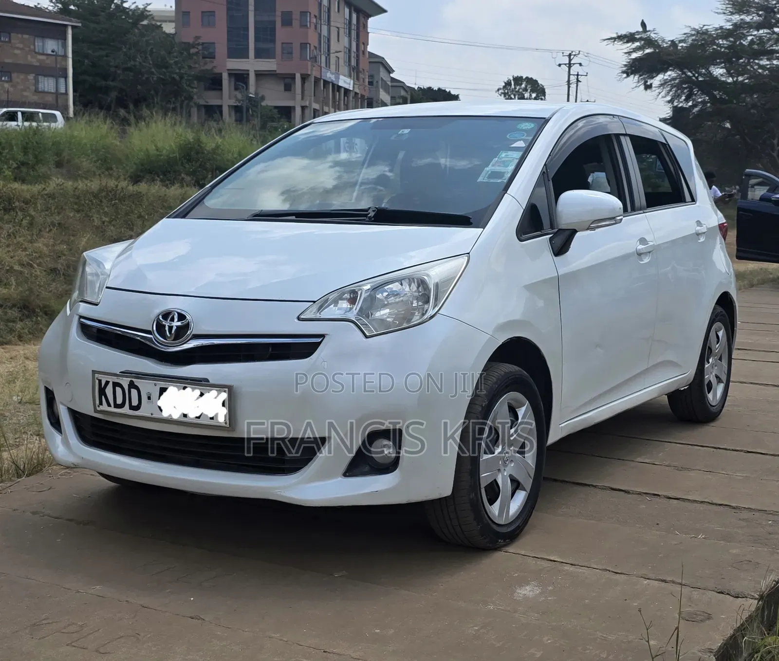 Toyota Ractis 2014 Off white