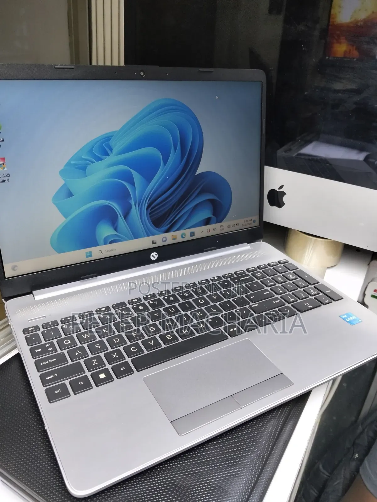 Laptop HP 15-dw0037wm 8GB Intel Core i3 HDD+SSD 128GB