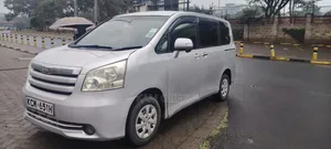 Toyota Noah 2011 Silver