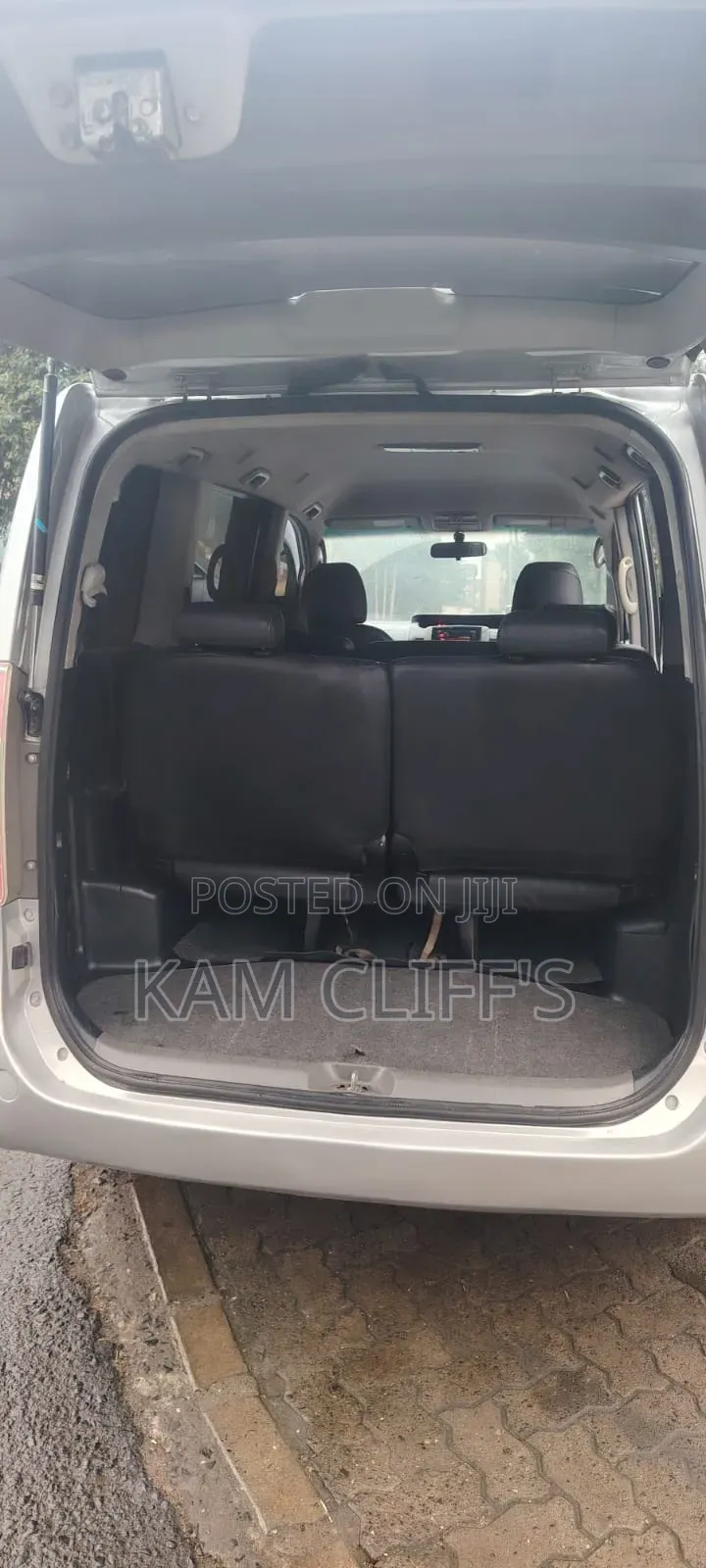 Toyota Noah 2011 Silver
