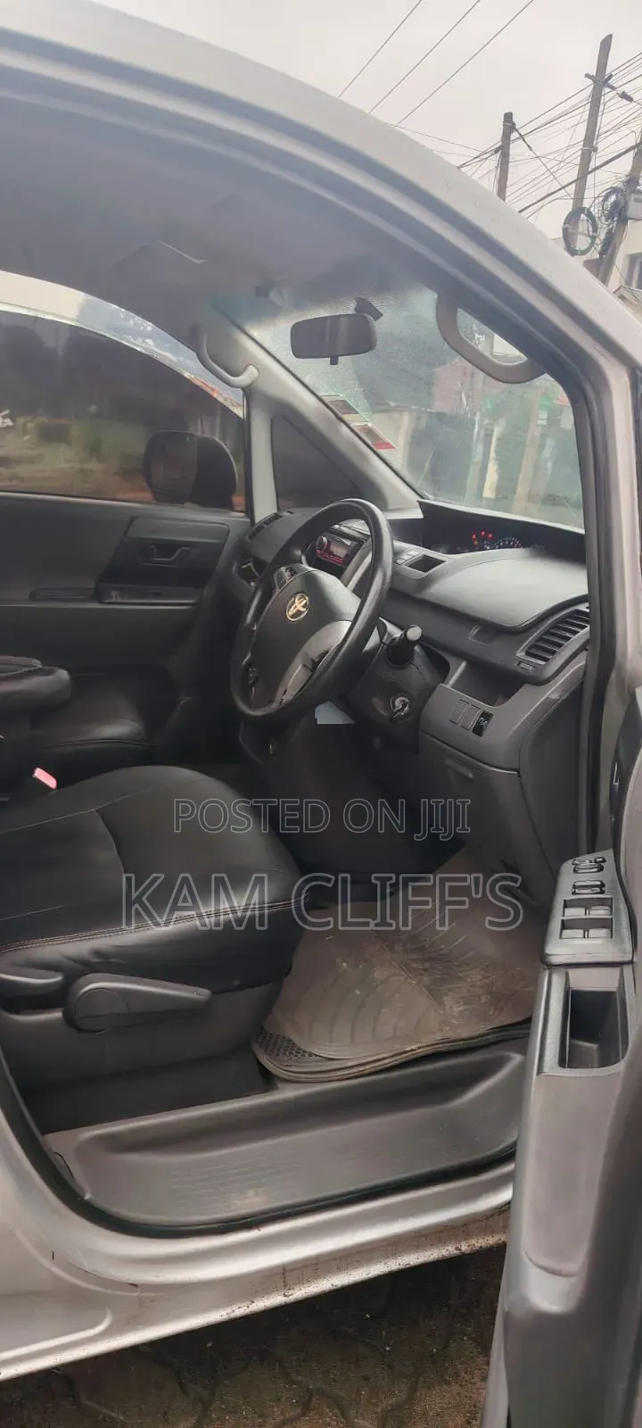 Toyota Noah 2011 Silver