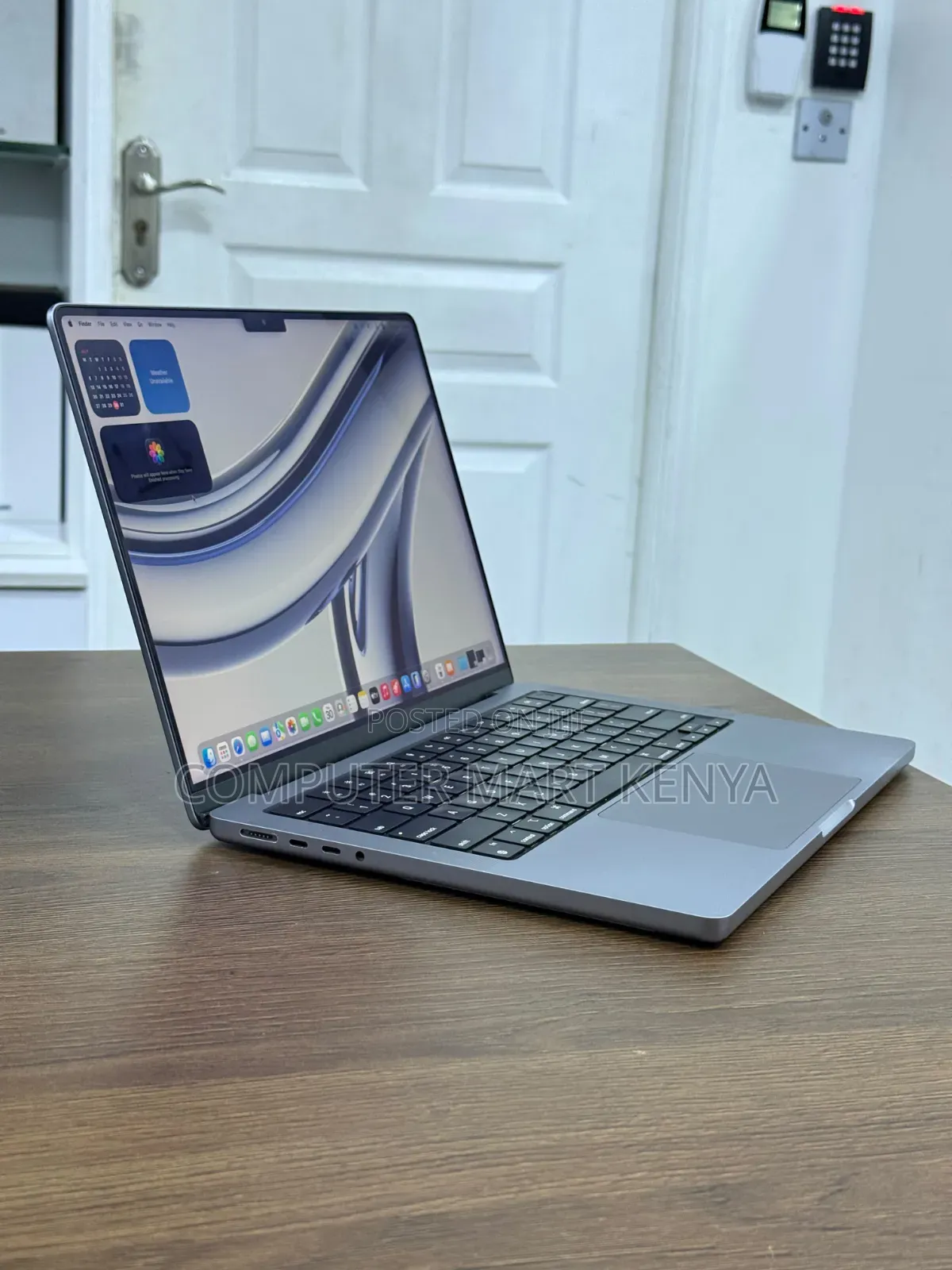 Laptop Apple MacBook Pro 2021 M1 16GB Apple M1 Pro SSD 512GB