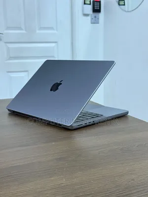 Laptop Apple MacBook Pro 2021 M1 16GB Apple M1 Pro SSD 512GB