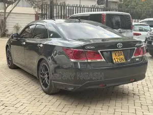 Toyota Crown 2013 Black