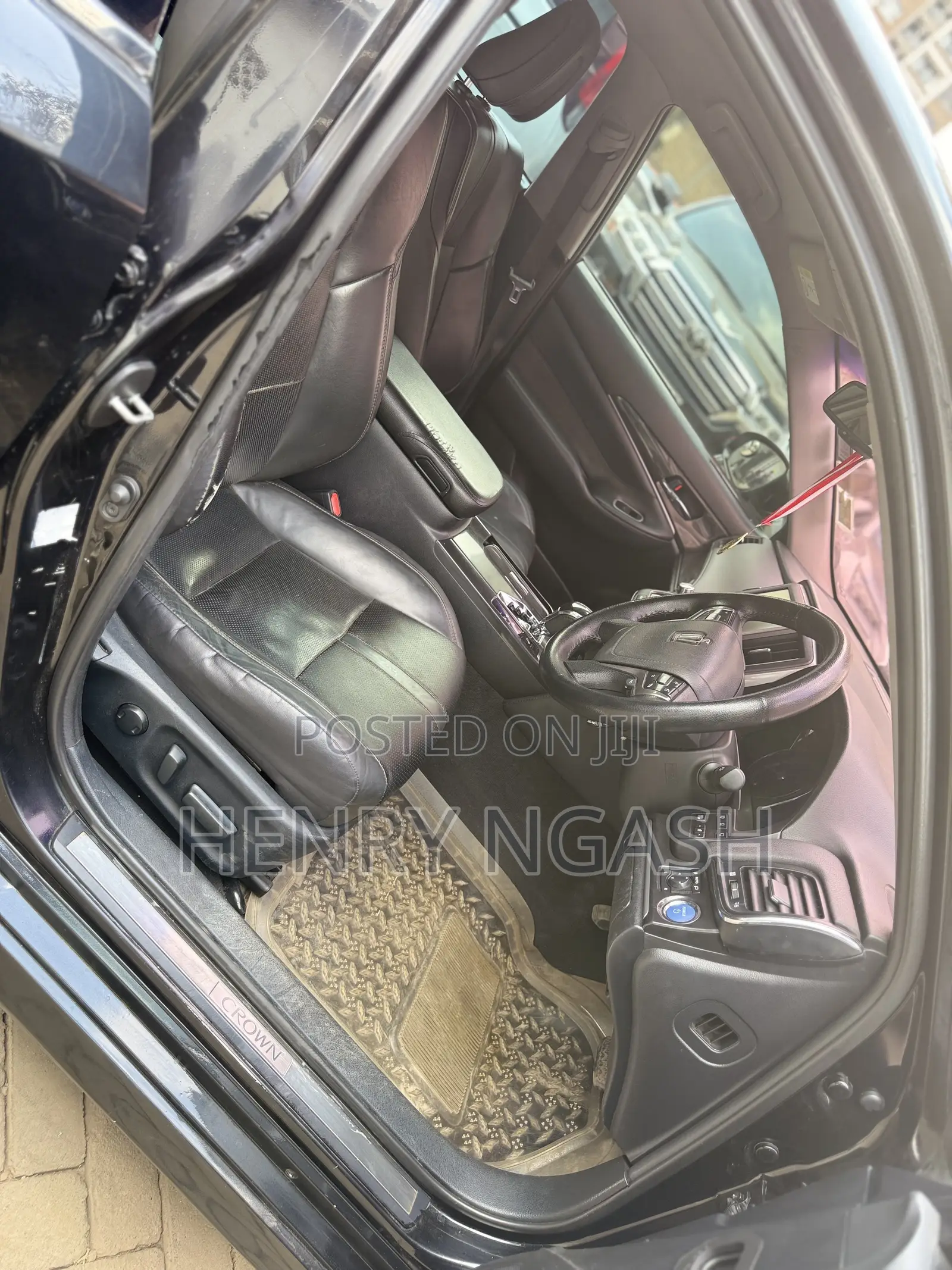 Toyota Crown 2013 Black