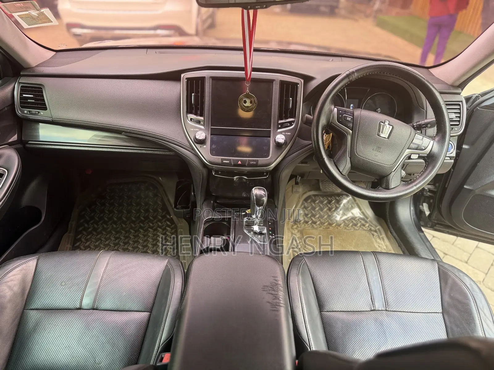 Toyota Crown 2013 Black